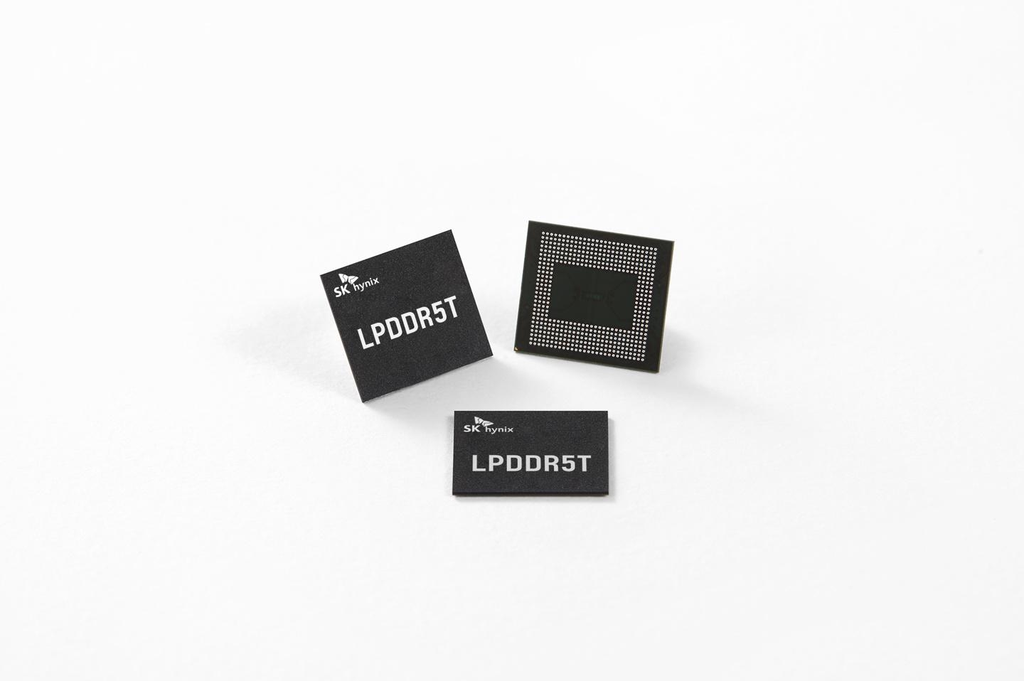 LPDDR5T chip front and back views